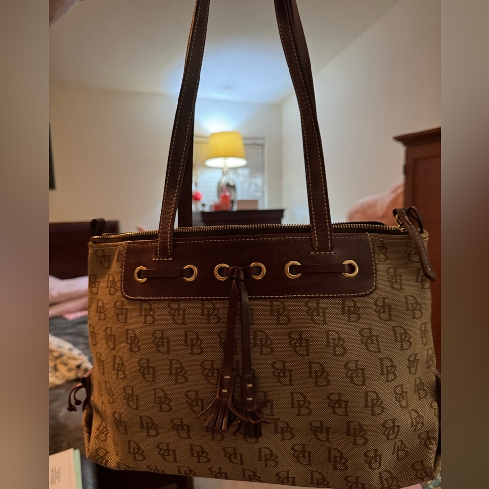Dooney & Bourke